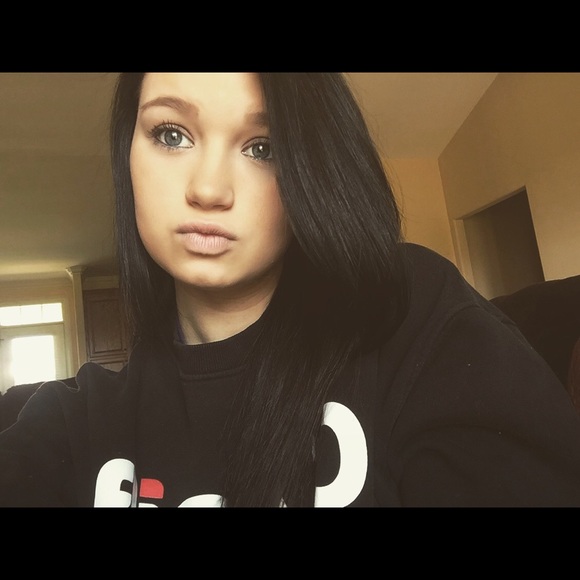 Meet your Posher, Kelsey - Picture 3 of 5